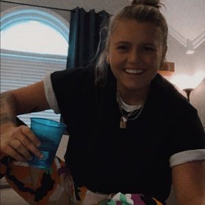 Meet your Posher, Caroline